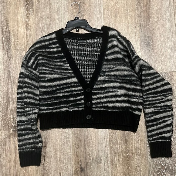 Urban Outfitters Cropped Zebra Cardigan 